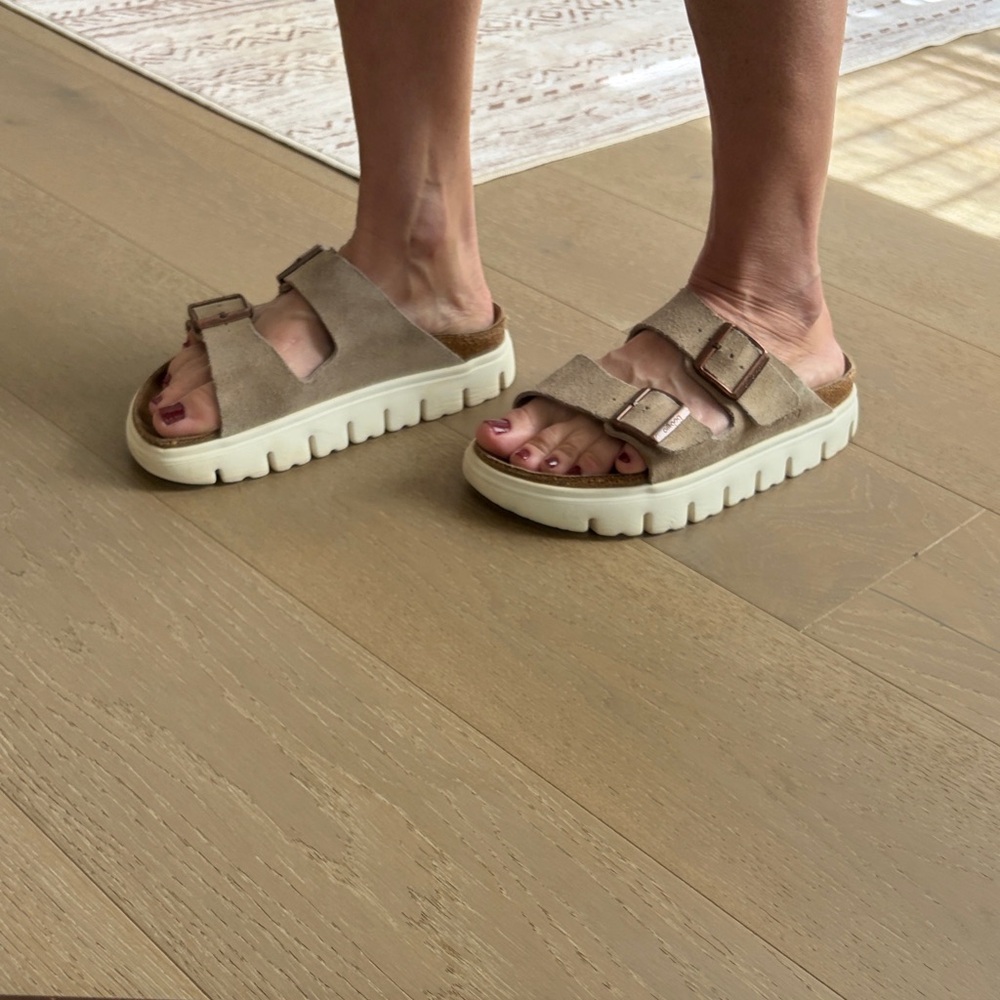Papillio by Birkenstock Women's Double-Buckle Suede Platform Mules Tan/White - Picture 9 of 9
